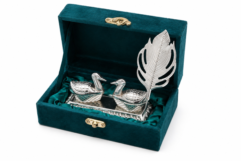 Silver Duck with Velvet Box